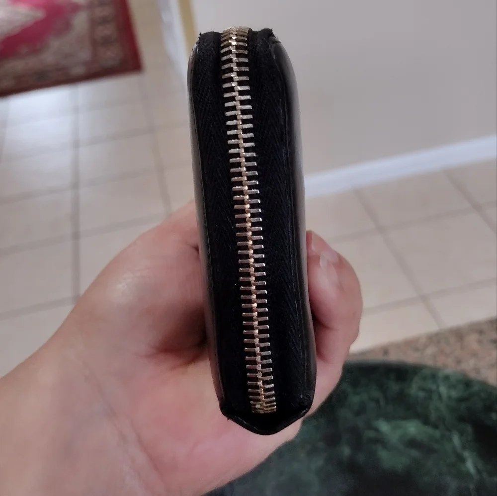 Yves Saint Laurent Ligne Y Leather Wallet - Picture 3 of 16